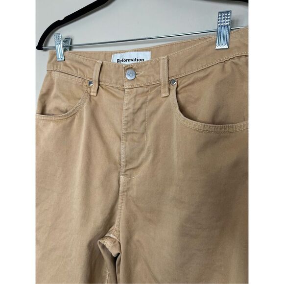 Reformation Carpenter Pant in Wheat - Picture 5 of 9